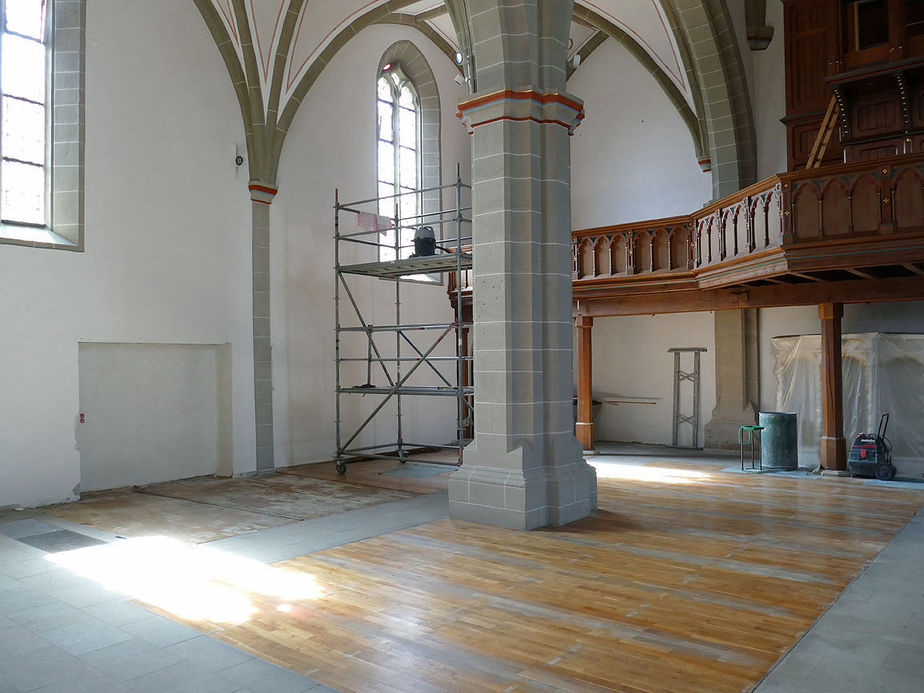 Das Gerüst ist in der Stadtpfarrkirche abgebaut (Foto: Karl-Franz Thiede)